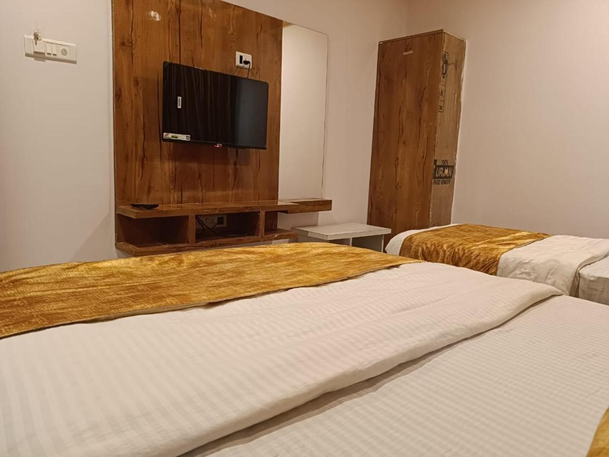 Hotel Maan Palace 바도다라 외부 사진