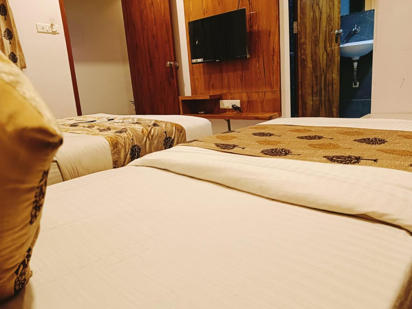 Hotel Maan Palace 바도다라 외부 사진